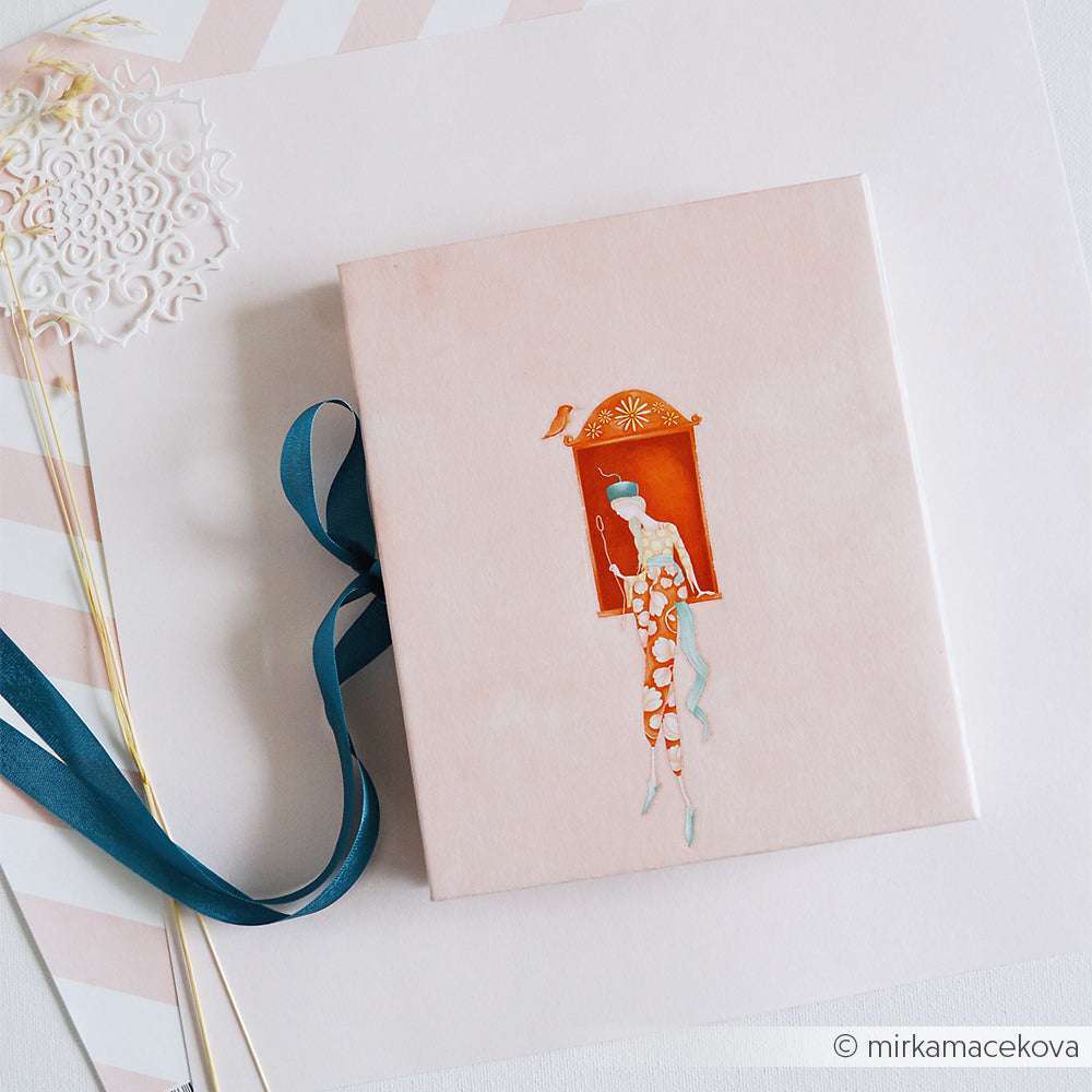 Alexandra Renke rosa Notizbuch mit einer Frau am Fenster, akzentuiert durch Bastelprojekte Motive-ideal für die Personalisierung von kreativen Projekten mit Transferfolien Basteln oder Rub-On Figurenwelt.