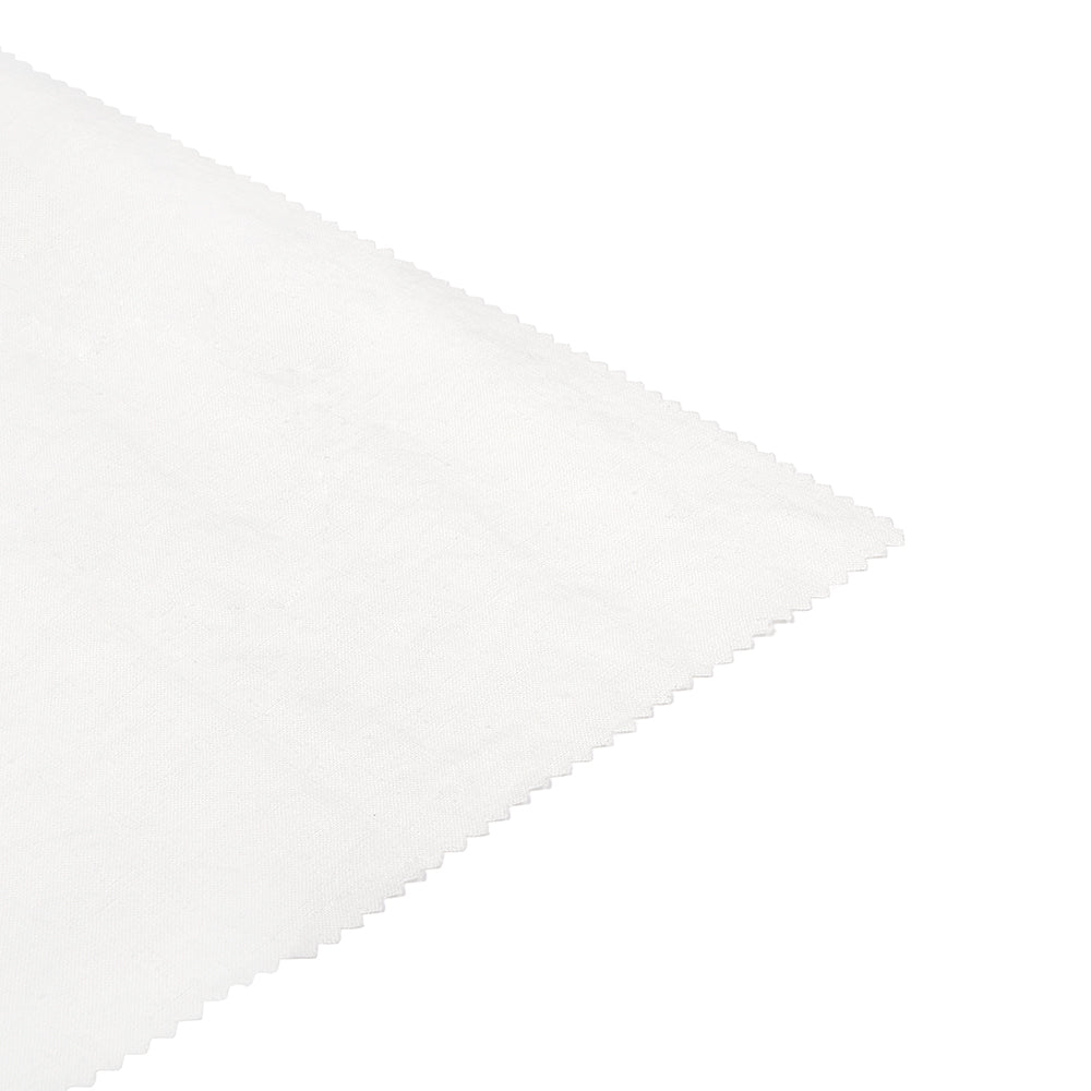 DMC weißes Mikrofaser-Reinigungstuch mit Zickzack-Rand, hergestellt aus biologisch abbaubarem Hanfstoff, abgebildet auf einfarbig weißem Hintergrund.