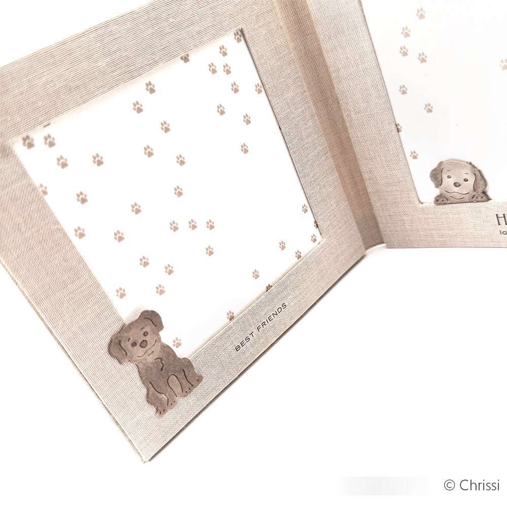 Offener Fotorahmen von Alexandra Renke mit Hunde-Illustration, Pfotenabdruck-Muster und "Best Friends"-Text - ideal, um Ihr Designpapier zu präsentieren oder Schmucke Hunde Dies in kreativen Projekten zu verwenden.