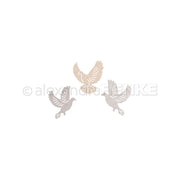 Drei minimalistische, pastellfarbene Tauben, die auf Weiß fliegen - ideal als Alexandra Renke Tauben Trio für Designpapiere oder kompatibel mit Ihren DieCut Systeme Projekten.