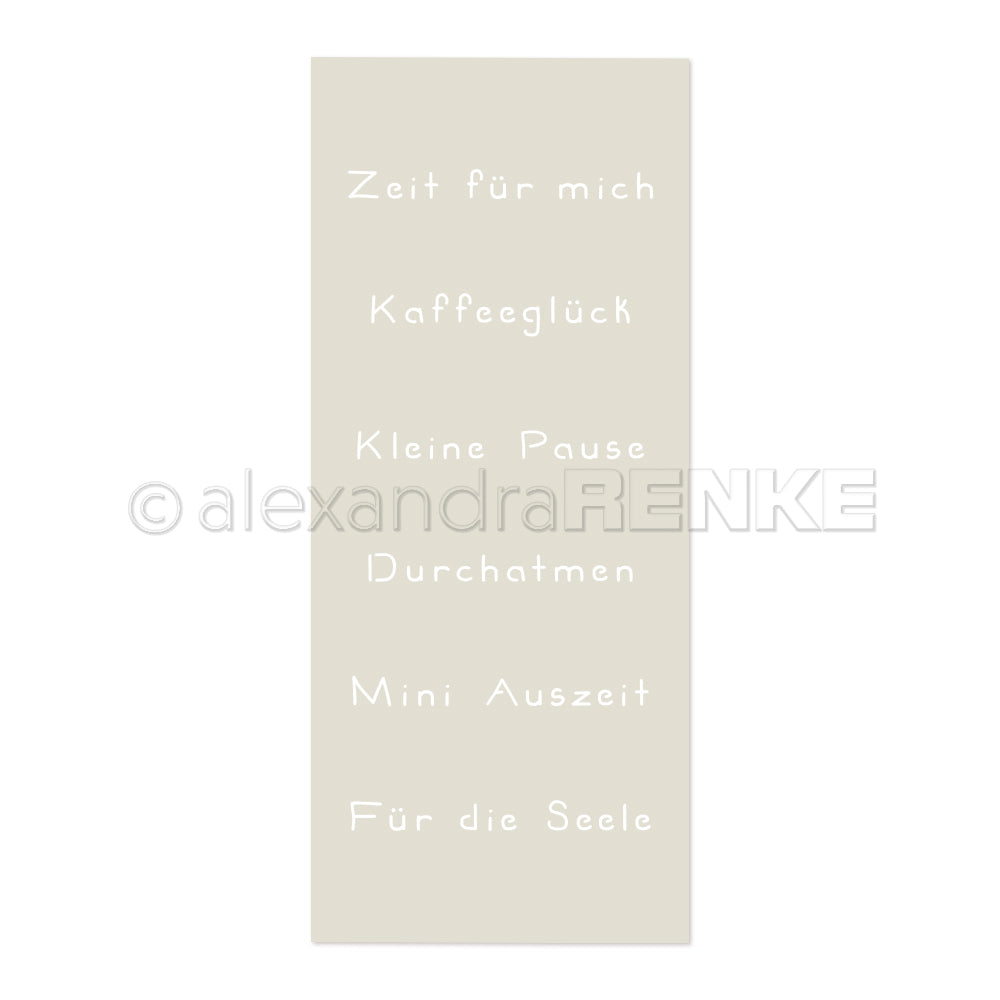 Beiger, wiederverwendbarer Bookmark von Alexandra Renke mit deutschem Text: Zeit für mich, Kaffeeglück, Kleine Pause, Durchatmen, Mini Auszeit, Für die Seele - inspiriert vom Stencil Kaffeeglück.