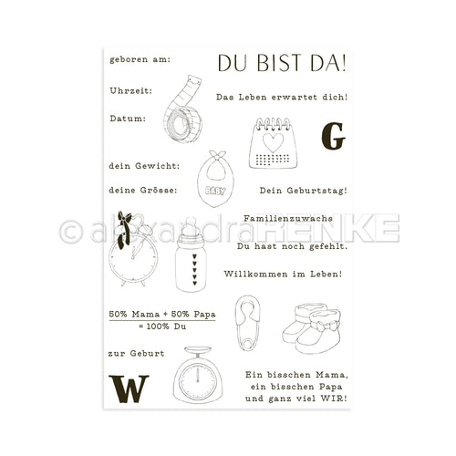 Schwarz-weiße Karte zur Geburtsanzeige mit Kritzeleien zum Thema Baby, Begrüßungstext und charmanten Akzenten mit Stempelmotiven von Alexandra Renke.