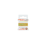 Verpackte Spule mit handgefärbtem Naturseidenfaden (Seidenkordel, Naturseide), Stärke 0,60 mm, ideal zum Auffädeln von Perlen und Schmucksteinen.