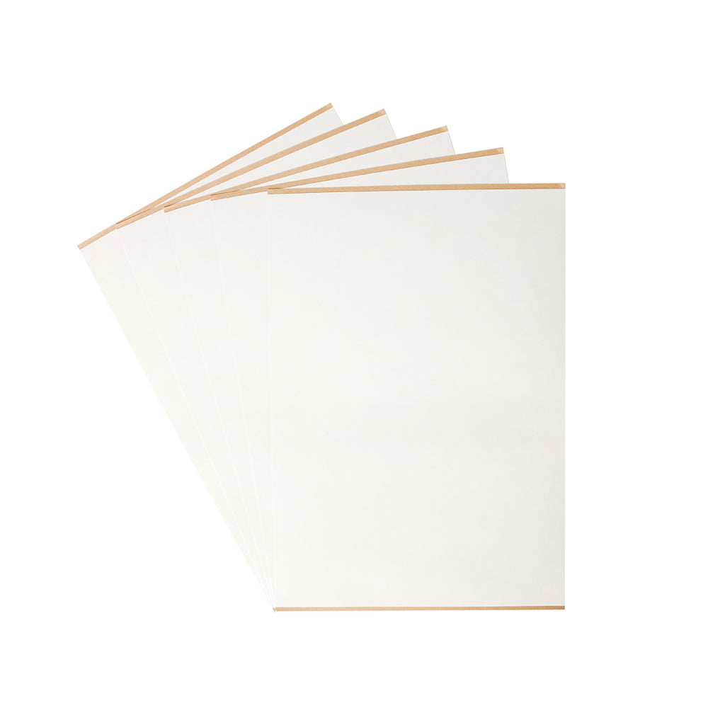 Fünf leere Vaessen-Bögen aus weißem Papier mit hellbraunen Rändern, aufgefächert auf weißem Hintergrund - ideal zum Karten basteln oder zum Sticker selber machen.