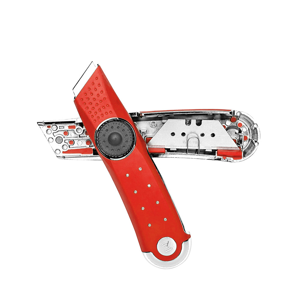 Das rot-silberne ergonomische Universalmesser von Mozart Blades verfügt über eine freiliegende Klinge, bei der der Griff für einen einfachen Klingenwechsel vom inneren Mechanismus getrennt ist.