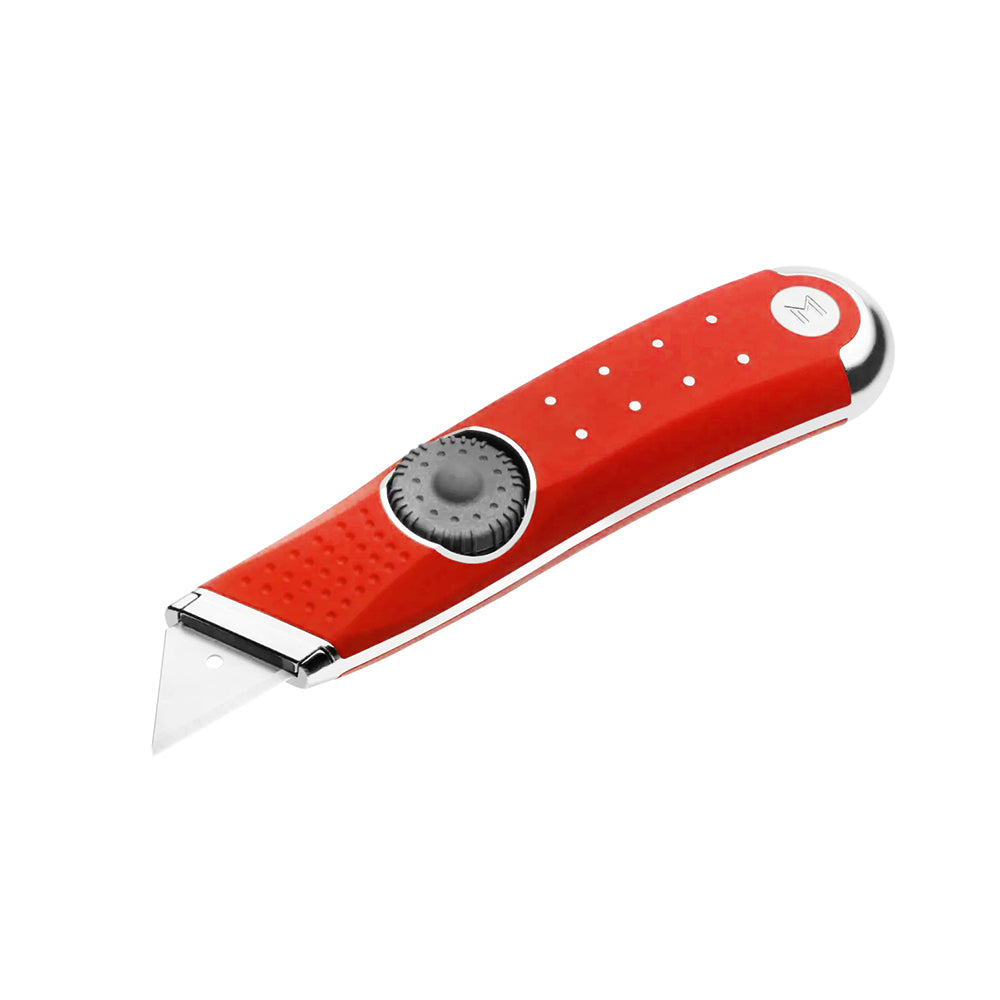 Das rote ergonomische Universalmesser von Mozart Blades verfügt über einen rutschfesten Griff, ein schwarzes Drehrad und eine teilweise freiliegende Klinge für einen einfachen Schnellverschluss-Klingenwechsel, abgebildet auf einem weißen Hintergrund.