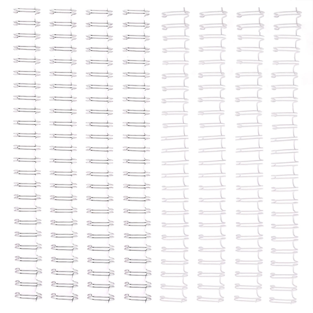 Reihen von gleichmäßig verteilten silbernen Sicherheitsnadeln von Vaessen, die an Metall-Drahtbinderücken oder Drahtkämme erinnern, sind in einem Gittermuster auf weißem Hintergrund angeordnet.