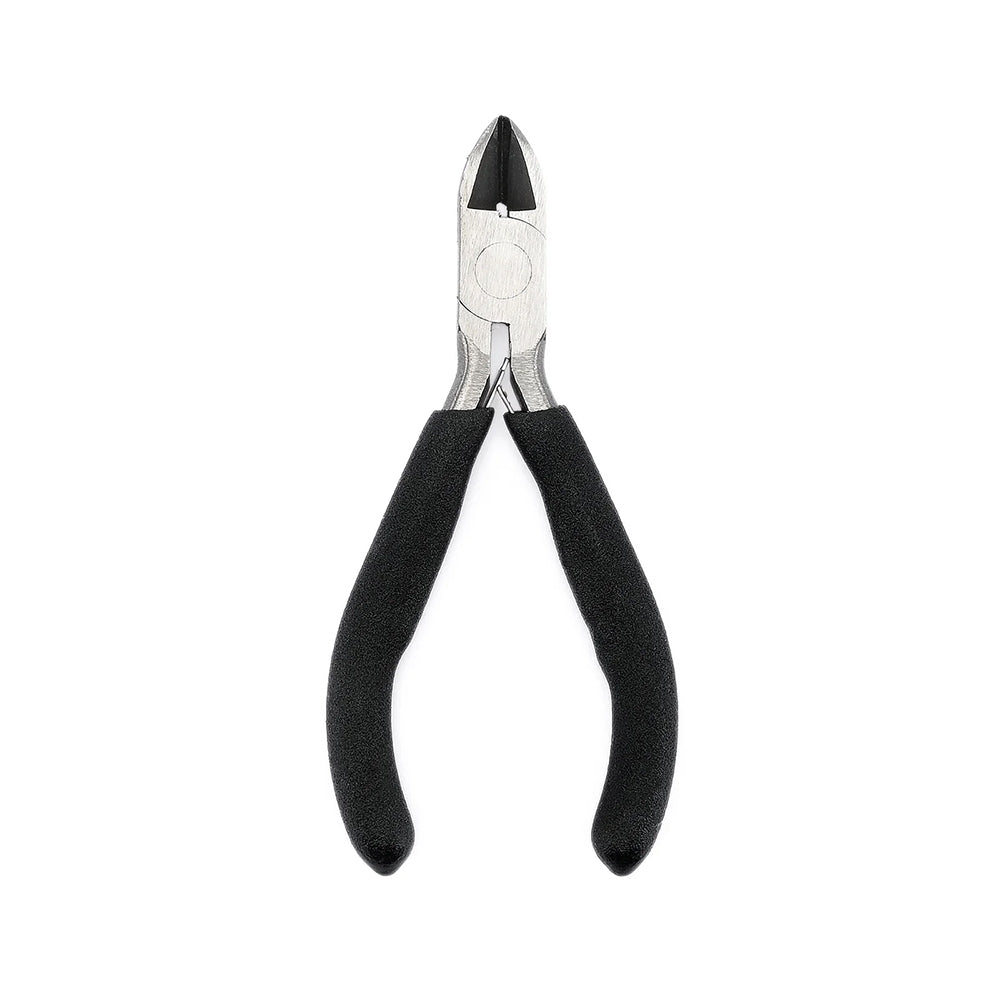 Ein Paar Vaessen Drahtschneider mit schwarzen Griffen ist auf weißem Hintergrund abgebildet, perfekt für Aufgaben wie Metall-Drahtbinderücken und die Herstellung von Notizbüchern.