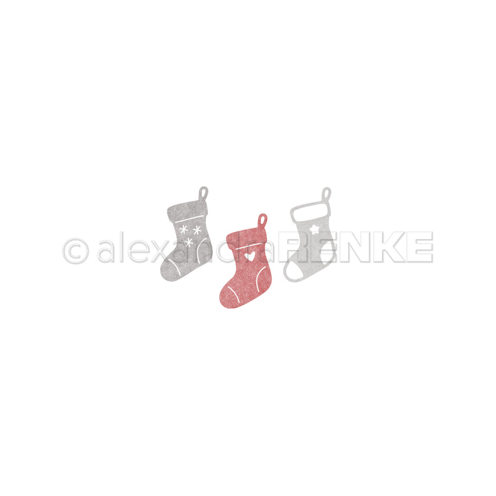 Drei Weihnachtsstrümpfe in Rot und Silber, aus Designpapier gefertigt.