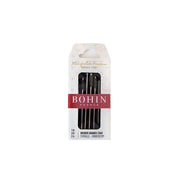 Eine Packung Sticknadeln von BOHIN France in schwarz-goldener Verpackung mit drei Nadeln – ideal für die Zählstickerei oder die Arbeit mit dickem Garn.
