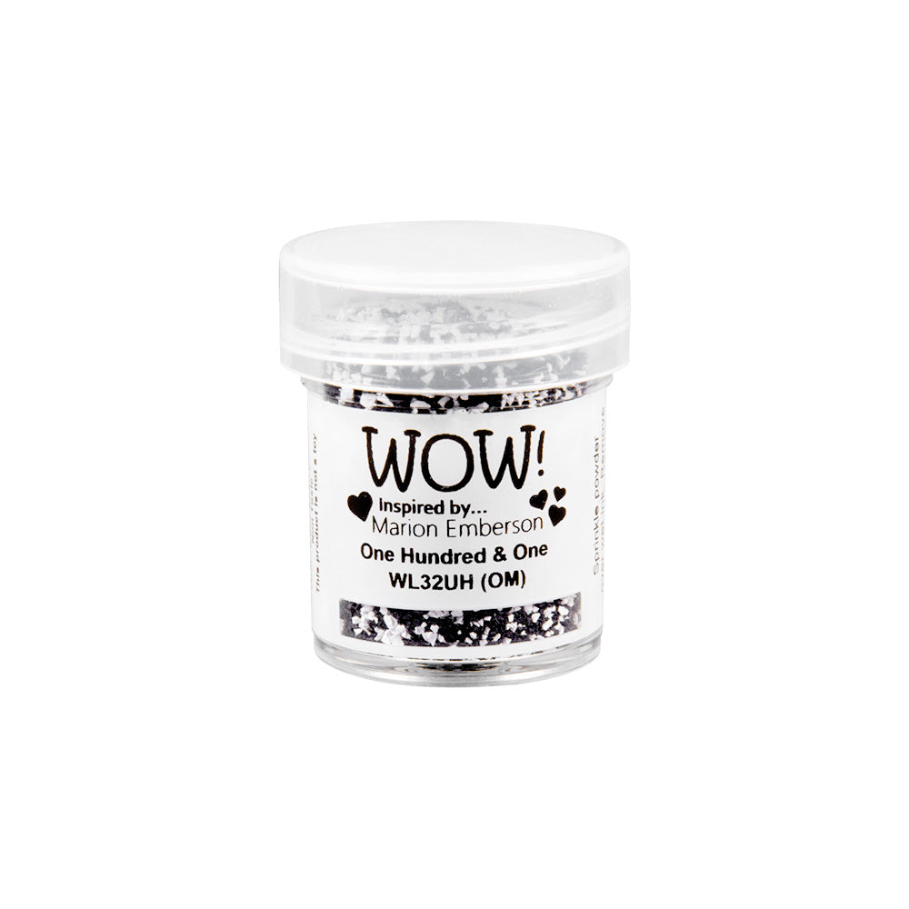 Ein kleines durchsichtiges Döschen mit der Aufschrift WOW Embossing Powder enthält schwarzes und weißes Pulver - ideal für die Verwendung mit Ihrem Stempelkissen und dem Heißprägewerkzeug (Föhn).