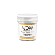 Eine kleine Dose WOW Embossing Powder in Caramel Vanilla mit durchsichtigem Deckel und schimmerndem Goldpulver - ideal für die Verwendung mit Ihrem Heißprägewerkzeug oder Ihrem Stempelkissen.