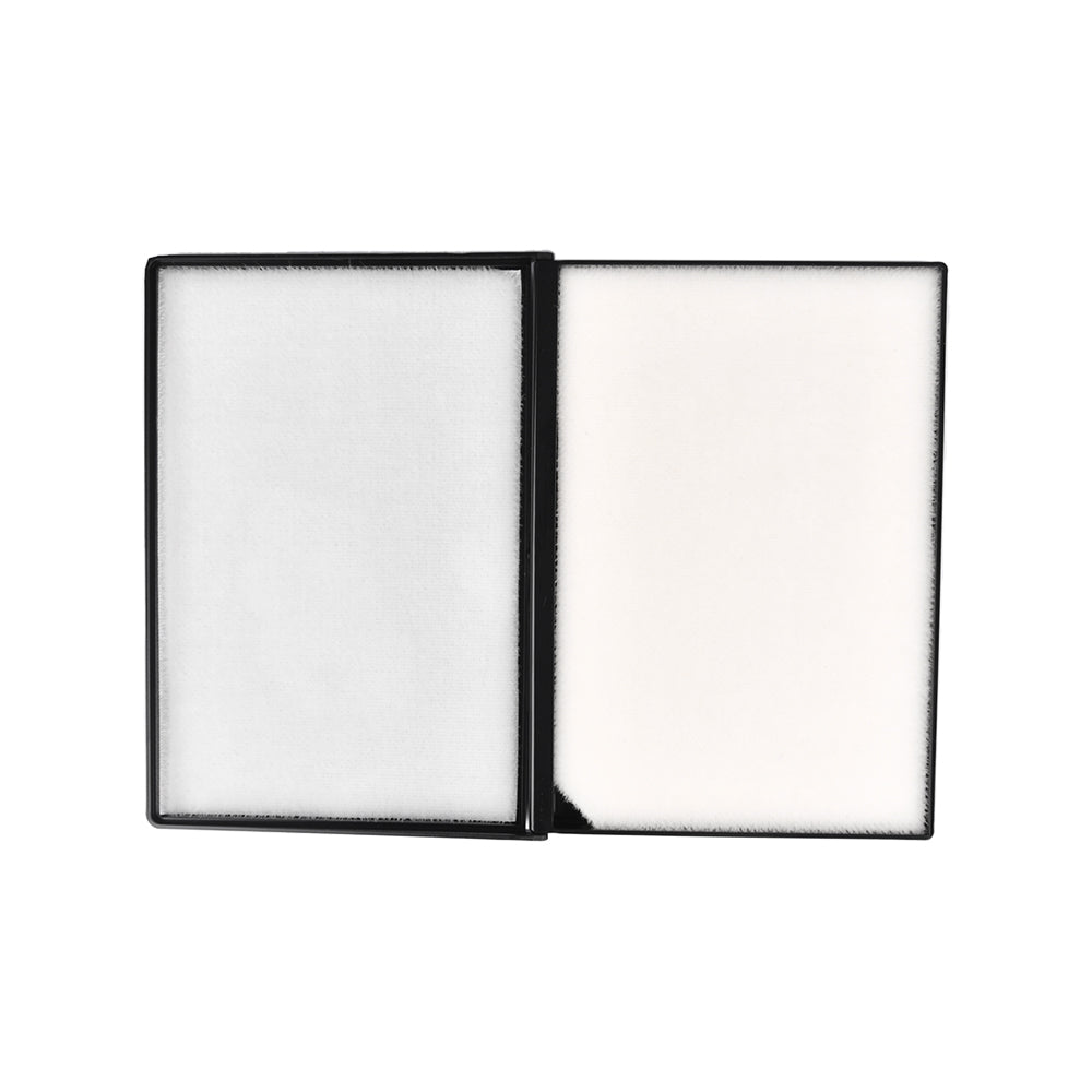 Zwei rechteckige weiße Vaessen-Filter mit schwarzem Rahmen, nebeneinander auf weißem Hintergrund, perfekt für eine Stempelreinigungsbox zur effizienten Reinigung von Stempeln.
