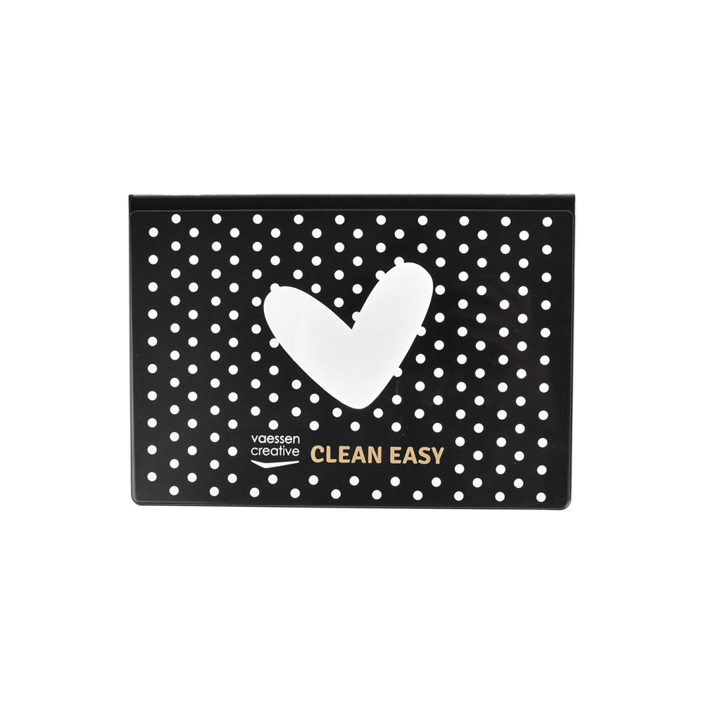 Vaessen Stempelreinigungsbox: Schwarze Box mit weißen Tupfen, einem weißen Herz und dem Text "Clean Easy" - ideal, um Ihre Stempel sauber und geordnet aufzubewahren.