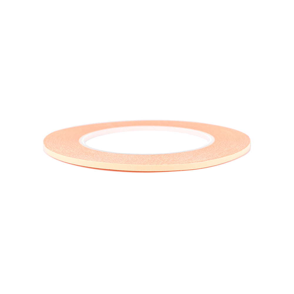 Eine dünne Rolle orangefarbenes doppelseitiges Klebeband von Vaessen mit weißem Kern, ideal zum Basteln, ist vor weißem Hintergrund abgebildet.